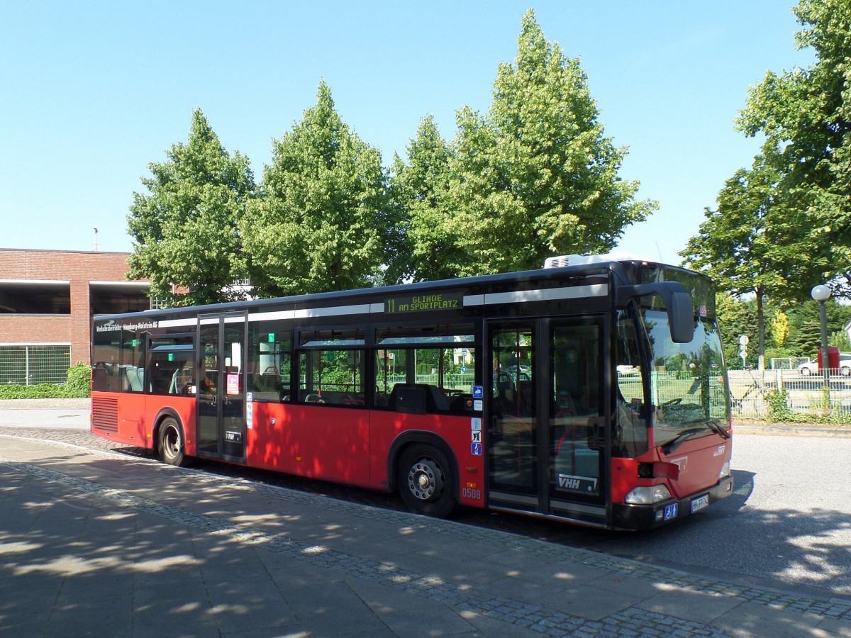 VHH 0508 (HH-FP 743) (EvoBus O 530 G, Citaro I, EZ 02.2005) am 10.7.2014 auf der Metro-Bus-Linie 11 nach „Glinde, am Sportplatz“, Pause am U-Bahnhof Steinfurther Allee