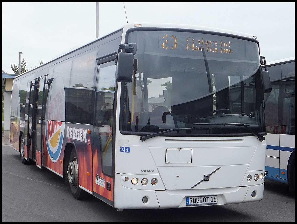 Volvo 8700 der Oppermann Transporte aus Deutschland in Sassnitz. 