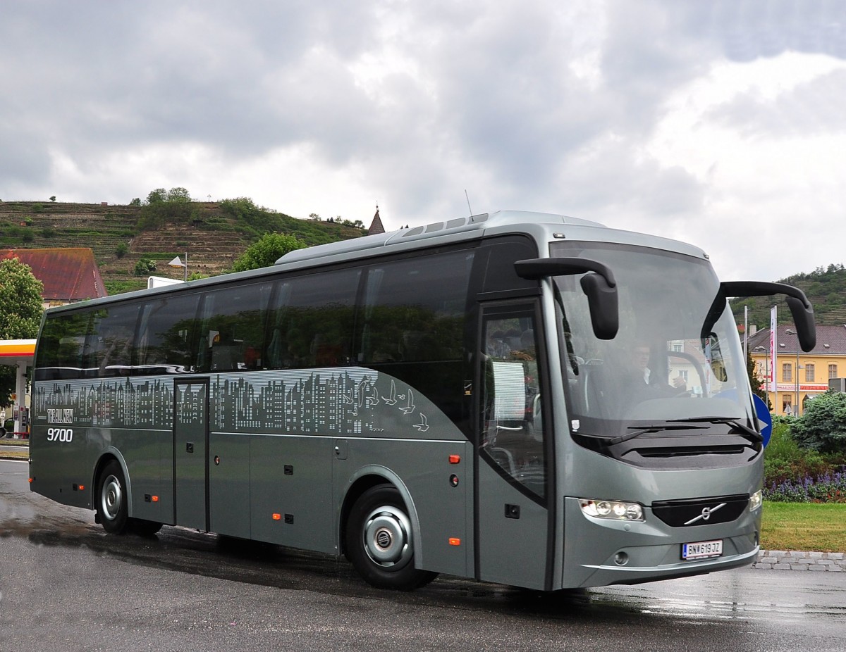 Volvo 9700 aus sterreich am 13.5.2014 in Krems unterwegs.