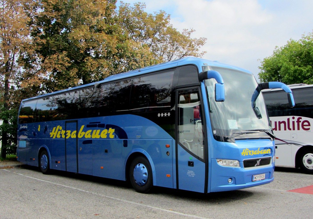 VOLVO 9700 von HIRZABAUER Reisen aus sterreich im September 2013 in Krems.