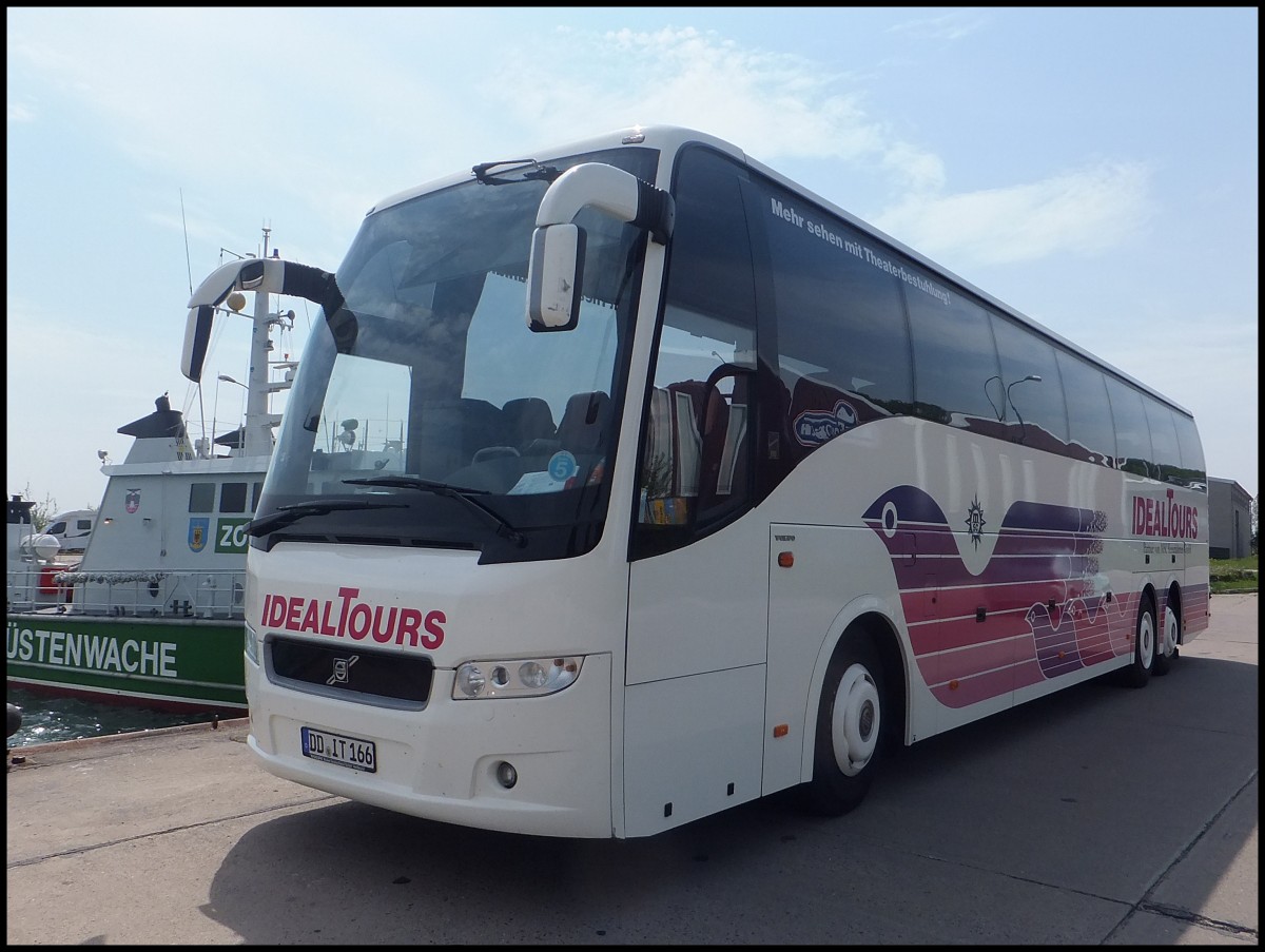 Volvo 9700 von Ideal Tours aus Deutschland im Stadthafen Sassnitz.