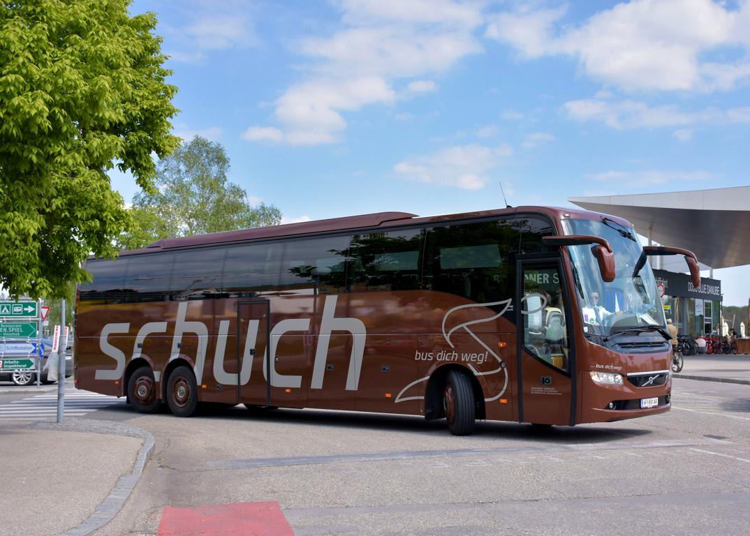 Volvo 9700 von Schuch Reisen aus sterreich in Krems.