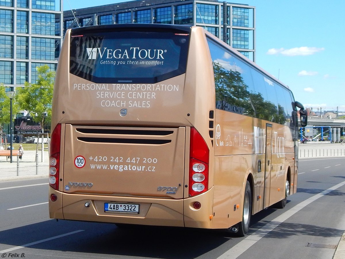 Volvo 9700 von Vega Tour aus Tschechien in Berlin. 