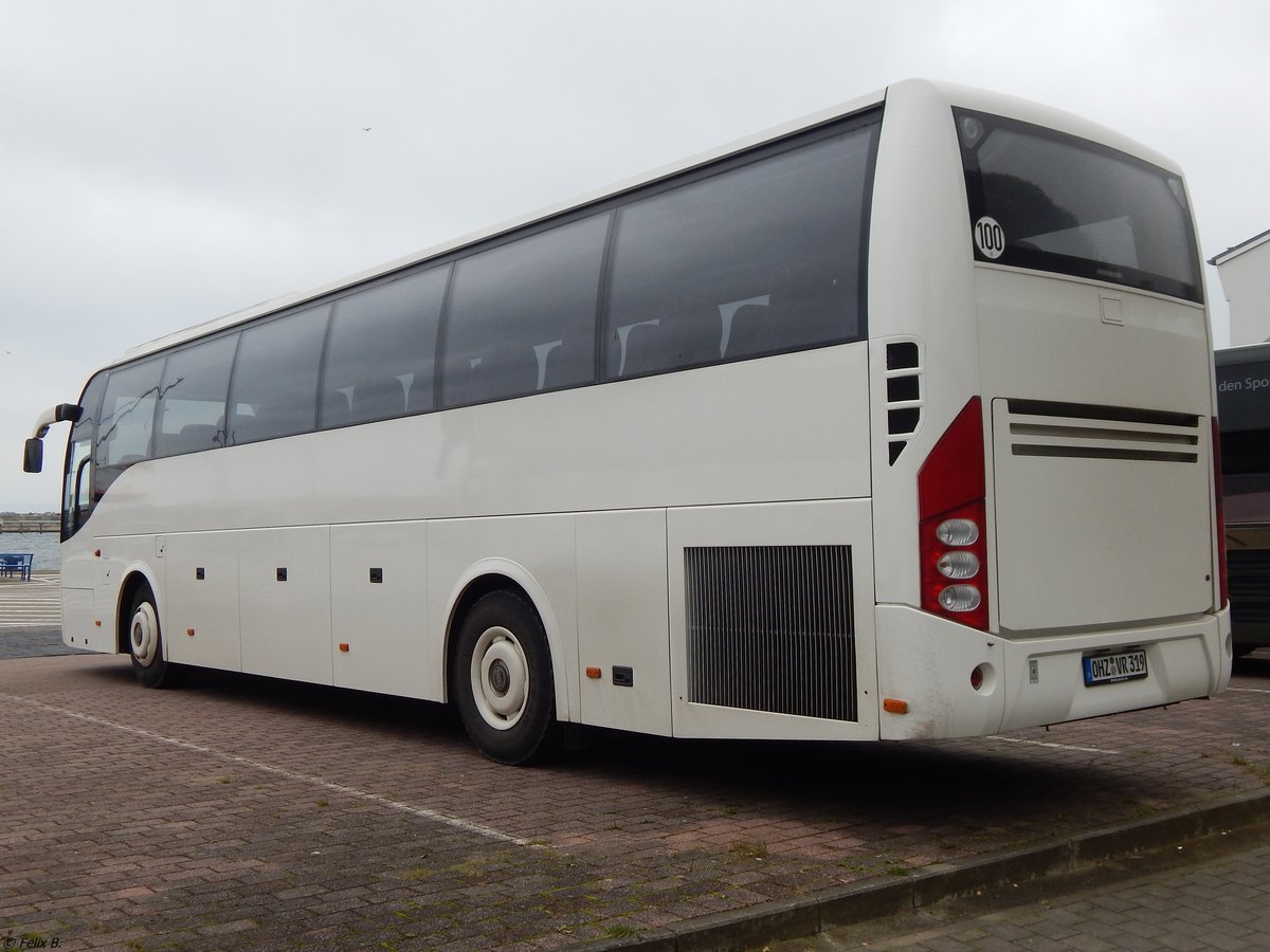 Volvo 9700 von Von Rahden aus Deutschland im Stadthafen Sassnitz.