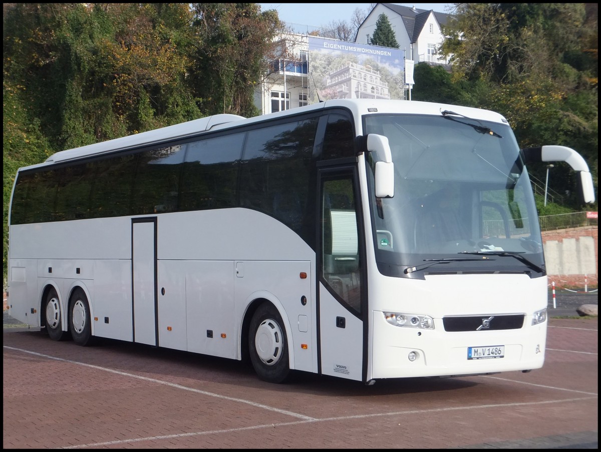 Volvo 9700 Vorfhrbus aus Deutschland im Stadthafen Sassnitz.