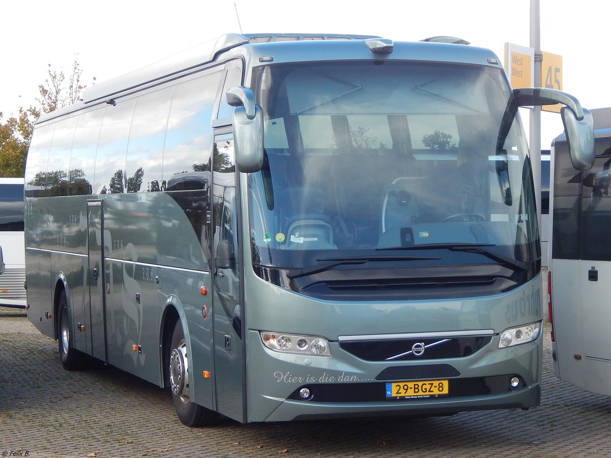 Volvo 9700 von Zoetermeerse Dagtochten Specialist v.o.f. aus den Niederlanden in Hannover.