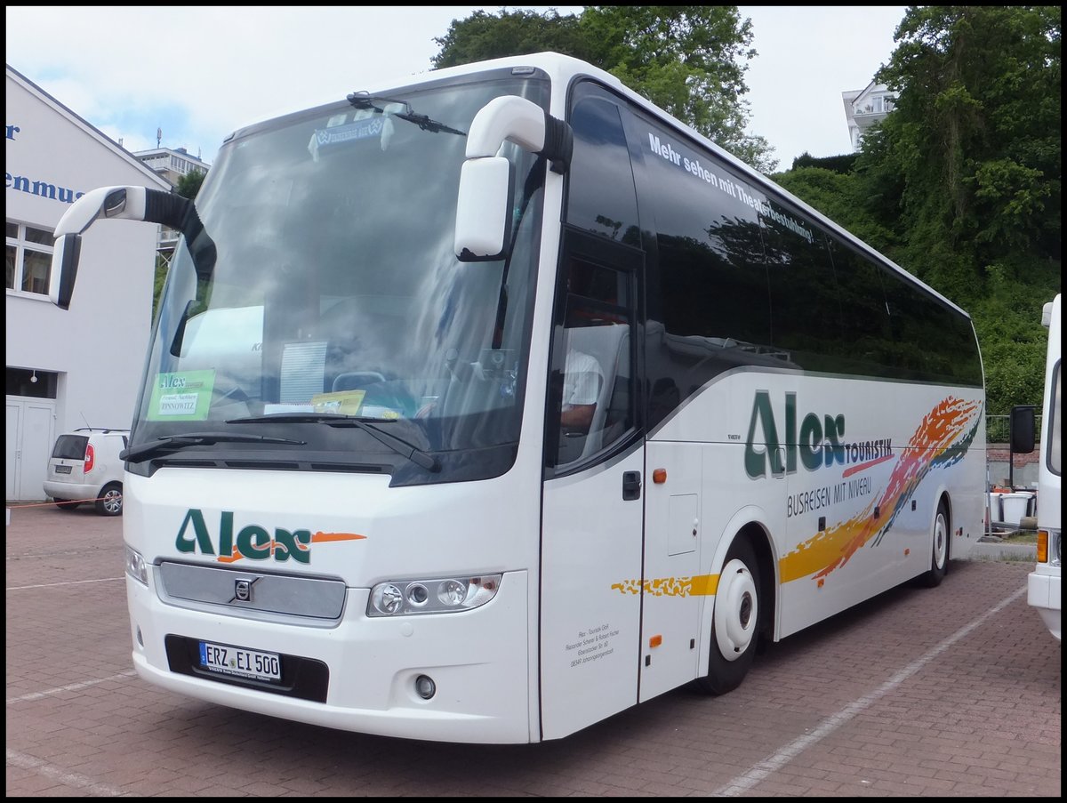 Volvo 9900 von Alex aus Deutschland im Stadthafen Sassnitz.