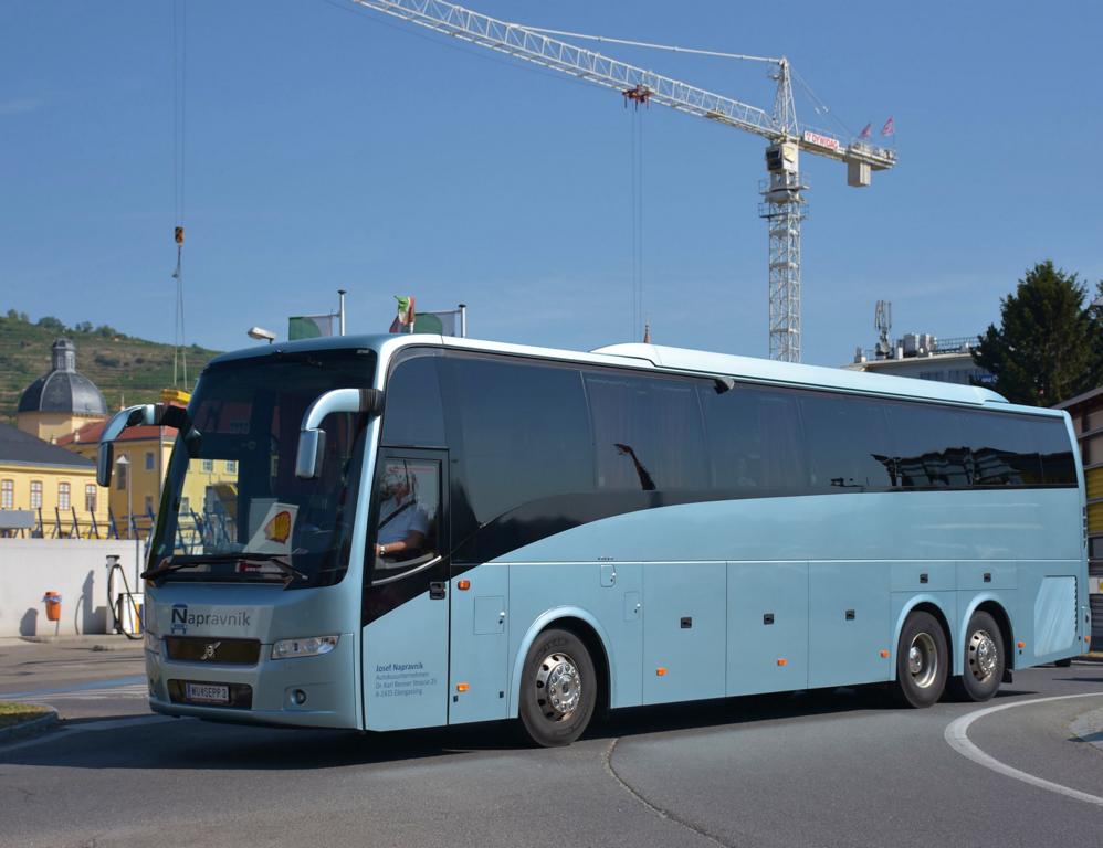 Volvo 9900 von Napravnik Reisen aus sterreich 2017 in Krems.