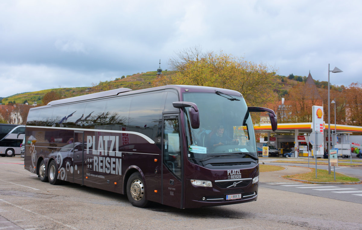 Volvo 9900 von Platzl Reisen aus sterreich in Krems.