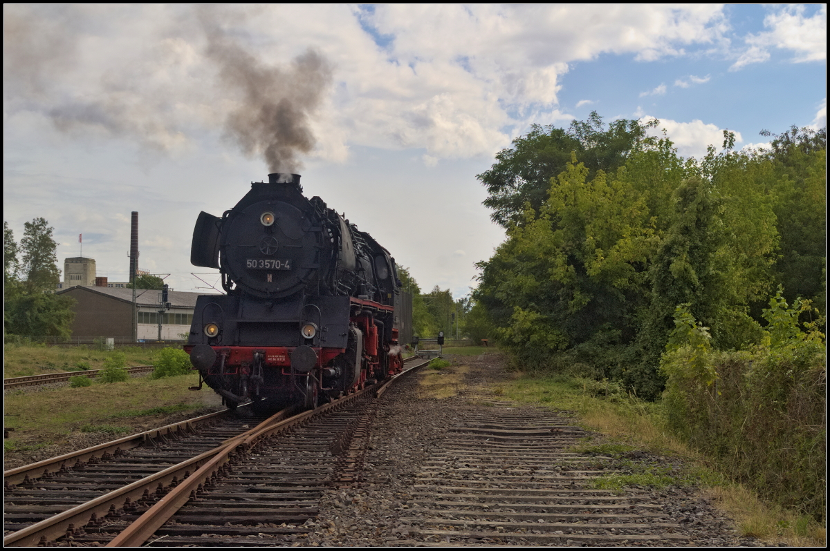 Während des Brandenburg-Tag 2018 hatte auch der Historische Lokschuppen Wittenberge geöffnet und für Führerstandsmitfahrten am 25.08.2018 stand DR 50 3570 bereit, was auch rege genutzt wurde. Die Lok ist Eigentum der Wiebe Gruppe und an die Dampflokfreunde Salzwedel e.V. ausgeliehen.