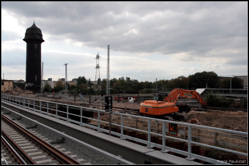 Am (R)Ostkreuz hat sich einiges getan. So wurde inzwischen der Bahnsteig der Ringbahn abgetragen (Baustelle Ostkreuz, 26.09.2009)