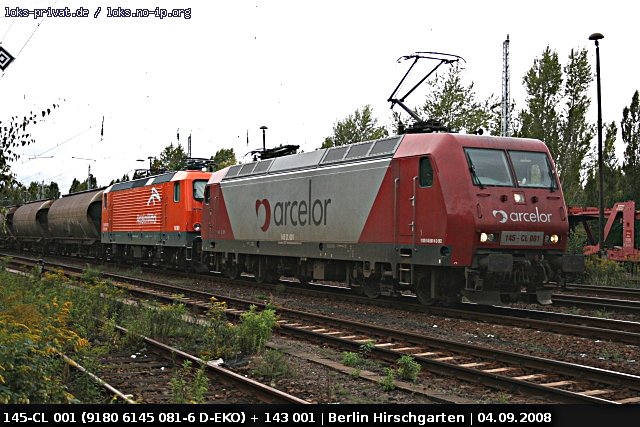 Arcelor 145-CL 001 mit Schüttgut. Als Wagenlok fungiert 143 001 (NVR-Nummer: 91 80 6145 081-6 D-EKO, angemietet von Hannover Mobilien Leasing GmbH, gesichtet Berlin Hirschgarten 04.09.2008).