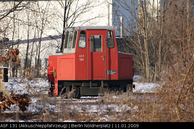 ASF 131 steht etwas abseits in der Wintersonne (Berlin Nldnerplatz, 11.01.2009).