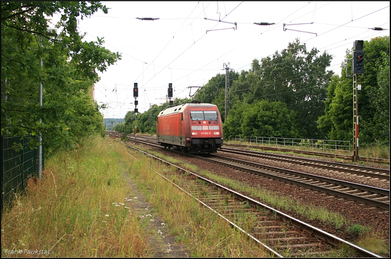 DB 101 082-6 solo und sehr laut Richtung Genshagener Kreuz (Saarmund, 01.08.2009)