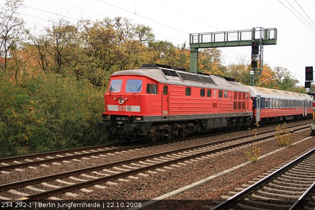 DB 234 292-1 mit russischen und ukrainischen Kurswagen (ex 232 292-3, Verl. BSE 22.05.09; gesichtet Berlin Jungfernheide, 22.10.2008)