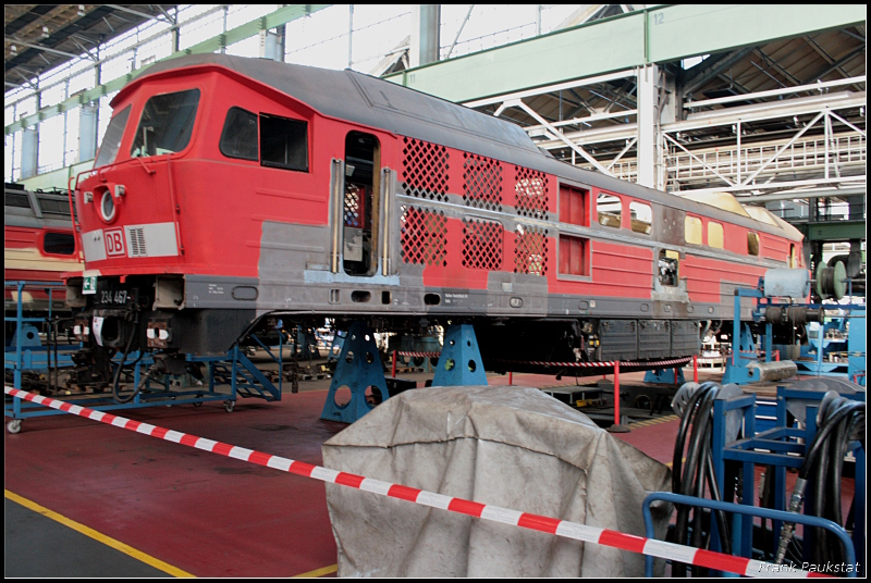 DB 234 467-9 erhlt eine komplette Hauptuntersuchung. Schden im Rahem werden beseitigt, der Motor berprft und die Lok bekommt neue Radstze (135 Jahre Werk Cottbus, Cottbus 19.09.2009 - Update: In Espenhain abgestellt)