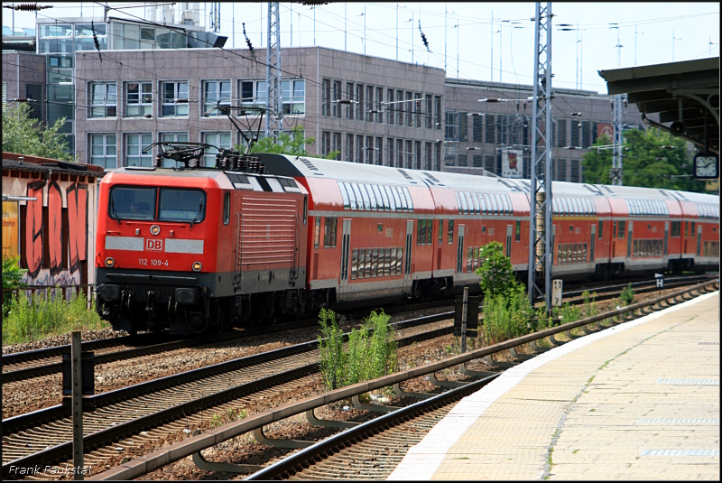 DB Regio 112 109-4 mit dem RE1 nach Frankfurt (Oder) in Berlin Köpenick, 01.07.2009