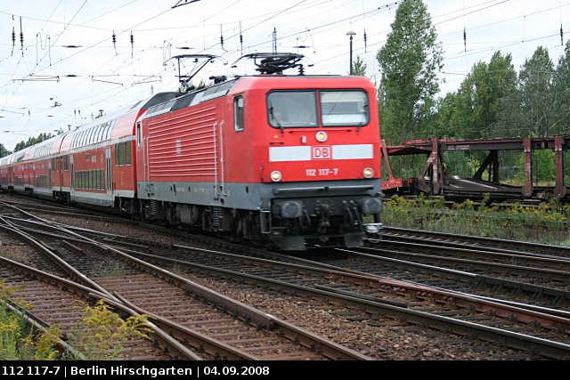 DB Regio 112 117-7 mit einem Regional-Express (gesichtet Berlin Hirschgarten, 04.09.2008)