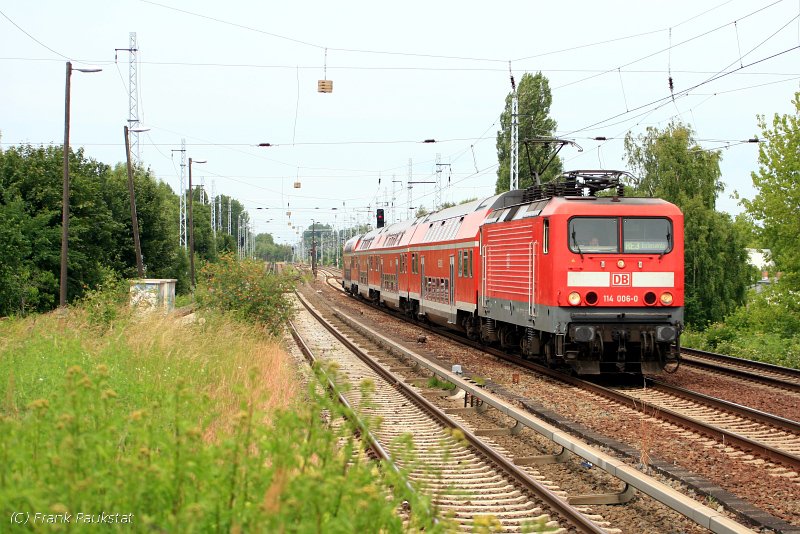 DB Regio 114 006-0 mit RE38353 nach Elsterwerda (ex 112 006-2, DB Regio AG - RL Nordost Cottbus, gesichtet Berlin Karow, 15.06.2009)