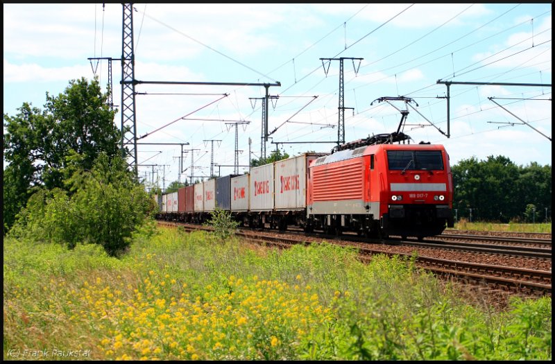 DB Schenker 189 017-7 mit einem Containerzug (Class 189-VB, gesichtet Potsdam-Golm, 17.06.2009).