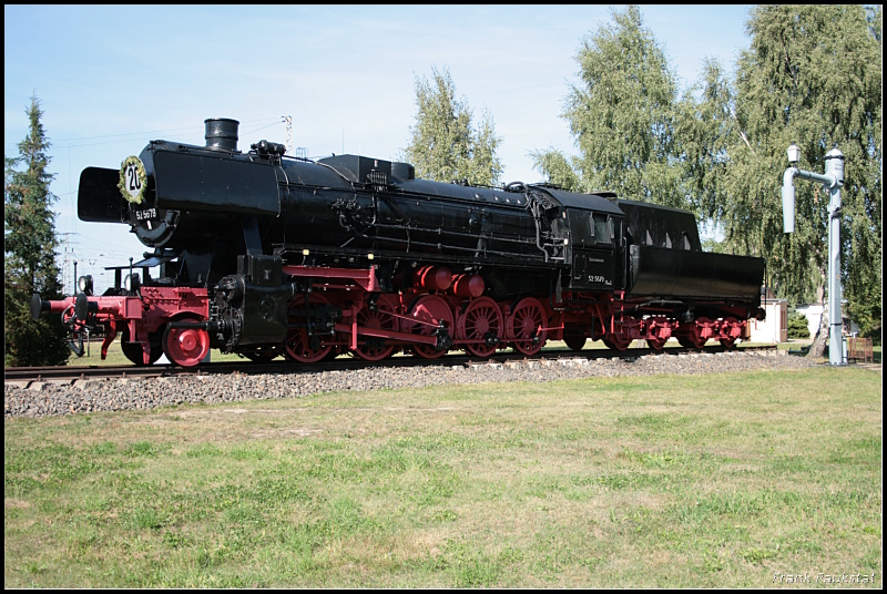 DR 52 5679 steht als Denkmallok beim Eisenbahnmuseum (Falkenberg/Elster 19.09.2009)