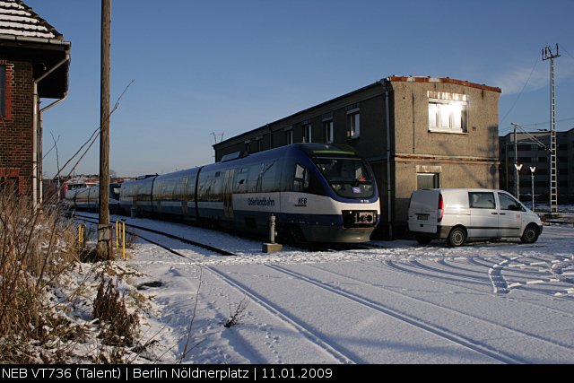 NEB VT 736 / 643 412 versteckt sich im Schatten des Gebudes (Berlin Nldnerplatz, 11.01.2009).