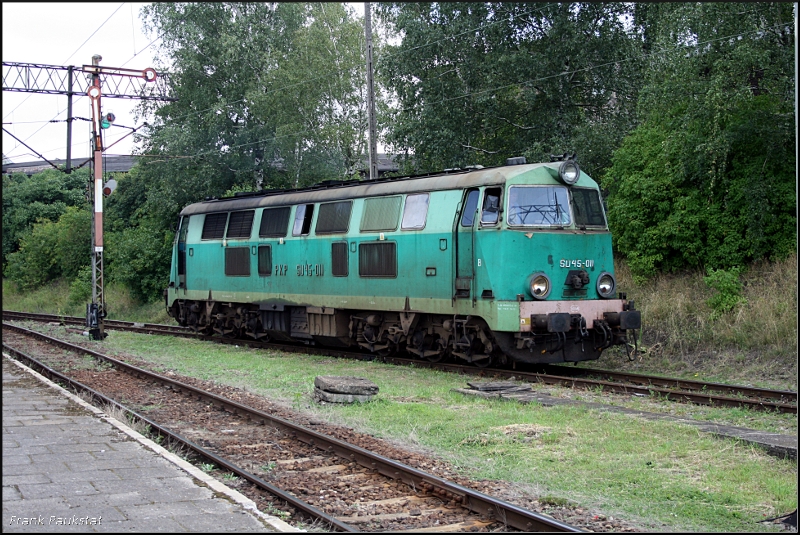 PKP SU45-011 rangiert an den P81102/88100  Kopernik  nach Warszawa Wsch (Kostrzyn, 06.08.2009)