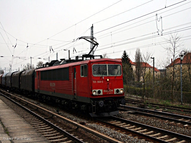 RAILION Logistics 155 068-0 mit einem Güterzug (Berlin Köpenick, 07.04.2008)