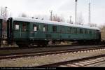 72 951 Dre C4� (50 80 28-11 101-3, ex DR, Leihgabe DB Museum) ist ein 3. Klasse Reisezugwagen (Sch�neweide, 21.03.2009).