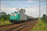 IGE 185 576-6 fuhr mit GATX-Kesselwagen am 09.07.2017 durch die Berliner Wuhlheide