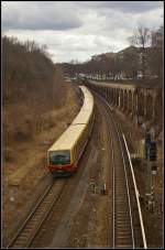 Zwischen Humboldthain und Gesundbrunnen fhrt die heutige S-Bahnstrecke an der parallel verlaufenden Hochstrae.