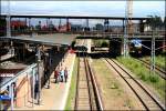 Das Gleis macht um den Brckenpfeiler einen kleinen Schwenk um dann wieder geradeaus zu verlaufen (Baustelle Berlin Ostkreuz, 20.06.2009).