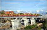 Am Ostkreuz gehen die Bauarbeiten fr die neuen Brcken voran. Es stehen bereits die Sttzpfeiler fr die nchsten drei Brckenbauwerke (Baustelle Berlin Ostkreuz 06.09.2010)