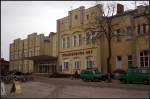 Das Bahnhofsgebude Brandenburg Hauptbahnhof bedient heute hauptschlich Regionalstrecken nach Berlin, Potsdam, Frankfurt/Oder und eine Fernbahnstrecke nach Fulda (Brandenburg Hauptbahnhof 19.02.2011)