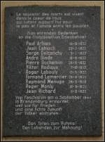 Zur Erinnerung an franzsische Eisenbahner die hier vom Nazi-Regime ermordet wurden, wurde diese Gedenktafel am Haupteingang des Bahnhofs angebracht (Brandenburg Hauptbahnhof 19.02.2011)