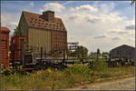 Der Flachwagen mit eisernen Rungen und Bremserhäuschen in Länderbauart der Gattung SS konnte während des Familienfest der Magdeburger Eisenbahnfreunde e.V.