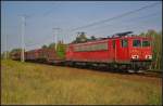 DB Schenker 155 212-4 mit einem gemischten Gterzug am 16.09.2014 durch die Berliner Wuhlheide