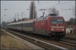 Mit einer reinen ÖBB-Wagengarnitur ist DB Fernverkehr 101 038-8 nach Bln.-Gesundbrunnen unterwegs (gesehen Berlin Karow 13.03.2011)