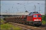 DB Schenker 232 498-6 mit Facns-Wagen am 23.07.2012 in Berlin Flughafen Schnefeld