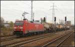 DB Schenker 152 106-1 mit Schlemmkreide am 10.11.2012 in Berlin Schnefeld-Flughafen