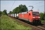 DB Schenker 152 128-5 und Containerzug (gesehen Lehrte-Ahlten b.