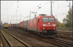 DB Schenker 185 183-1 mit Containerzug (gesehen Bebra 14.10.2010)