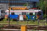 Ein Turmtriebwagen der Die-Lei Gmbh. Er trgt die Wappen von Hessen und der Stadt Kassel. Leider wurde das Fahrzeug von Vandalen verunstaltet (Berlin Lichtenberg, 13.06.2009 - Update: 02/2013 verschrottet)