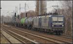 RBH 126 / 143 217 mit der Schwesterlok RBH 125 und einem Kesselwagen-Zug am 08.04.2013 in Berlin-Karow    - Update: ++ 08.2018 bei Fa.