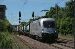 Crossrail ES 64 U2-100 / 182 600 mit Container-Zug Richtung Genshagener Kreuz (ex ES 64 U2-901, Eigentum Hupac, gesehen Nuthetal-Saarmund 16.06.2010)