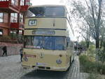 Der Bssing DE 65  mit der Wagen Nummer Wagen 1794 an der Auffahrt zum Depot fr Traditionsbus in der Monumentenstrae in Schneberg am 08.