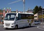 Kleinbus IVECO von Zwlfer Reisen aus N 06/2017 in Krems.