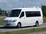 Mercedes Sprinter von Taxi Below aus Deutschland in Rostock.