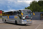 Mercedes Tourismo von Bacher Reisen aus Krnten in Krems gesehen.