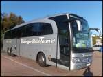 Mercedes Travego von Thringer Rhn Tourist aus Deutschland im Stadthafen Sassnitz.